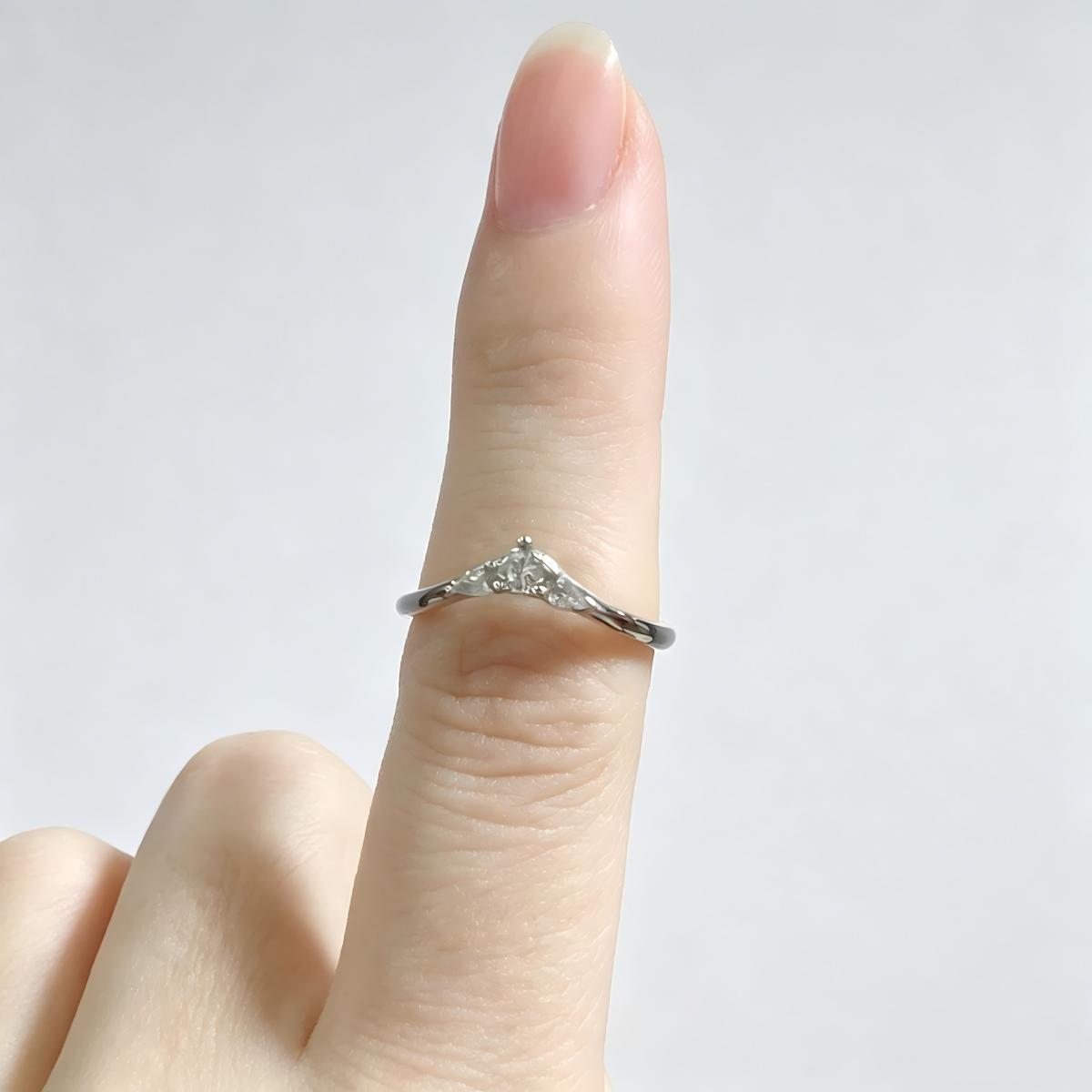 Women's Unique V-Shape Promise Engagement Ring